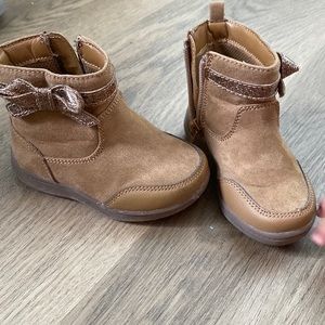 Baby girl brown boots used once size 5M stride right wide feet